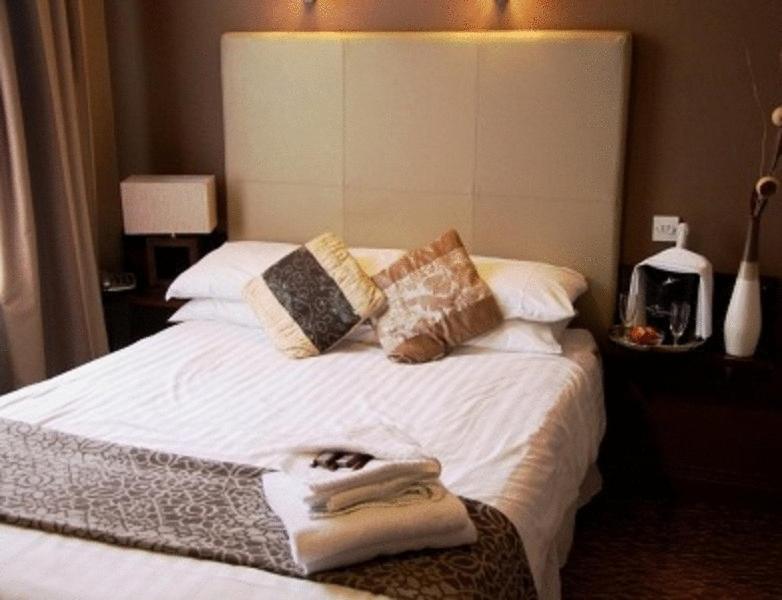 The White House Hotel Telford Habitación foto